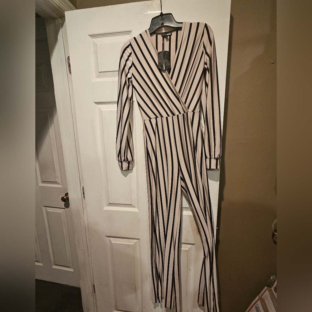 FASHION NOVA JUMPSUIT